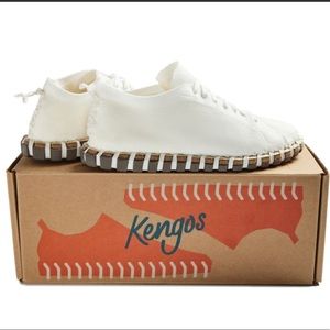 Kengos womes shoes. New. Handmade. Organic material. White color. Size 8 and 9